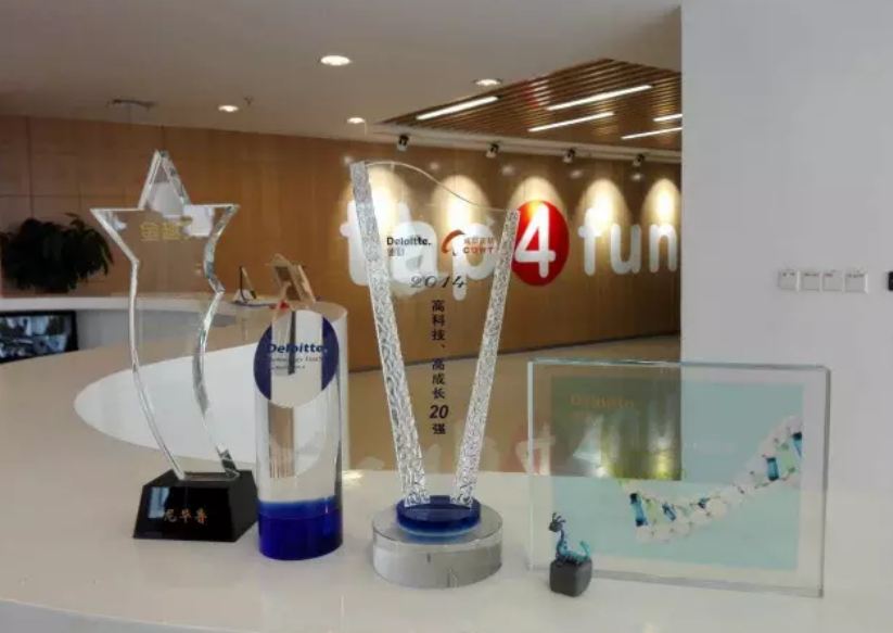 1467093461723445.gif 啊.gif