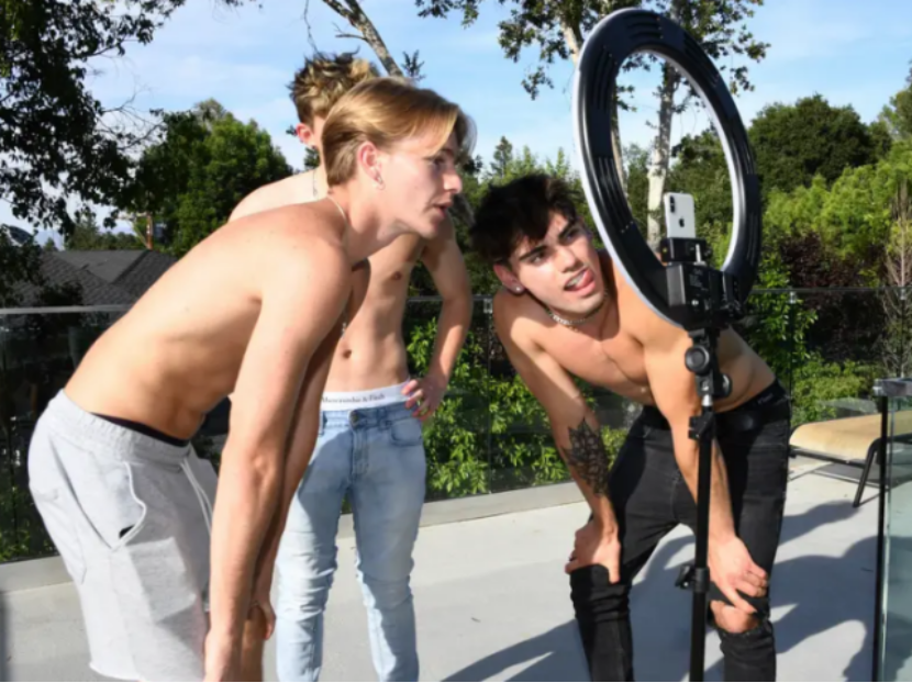 1596696165640819.png image.png