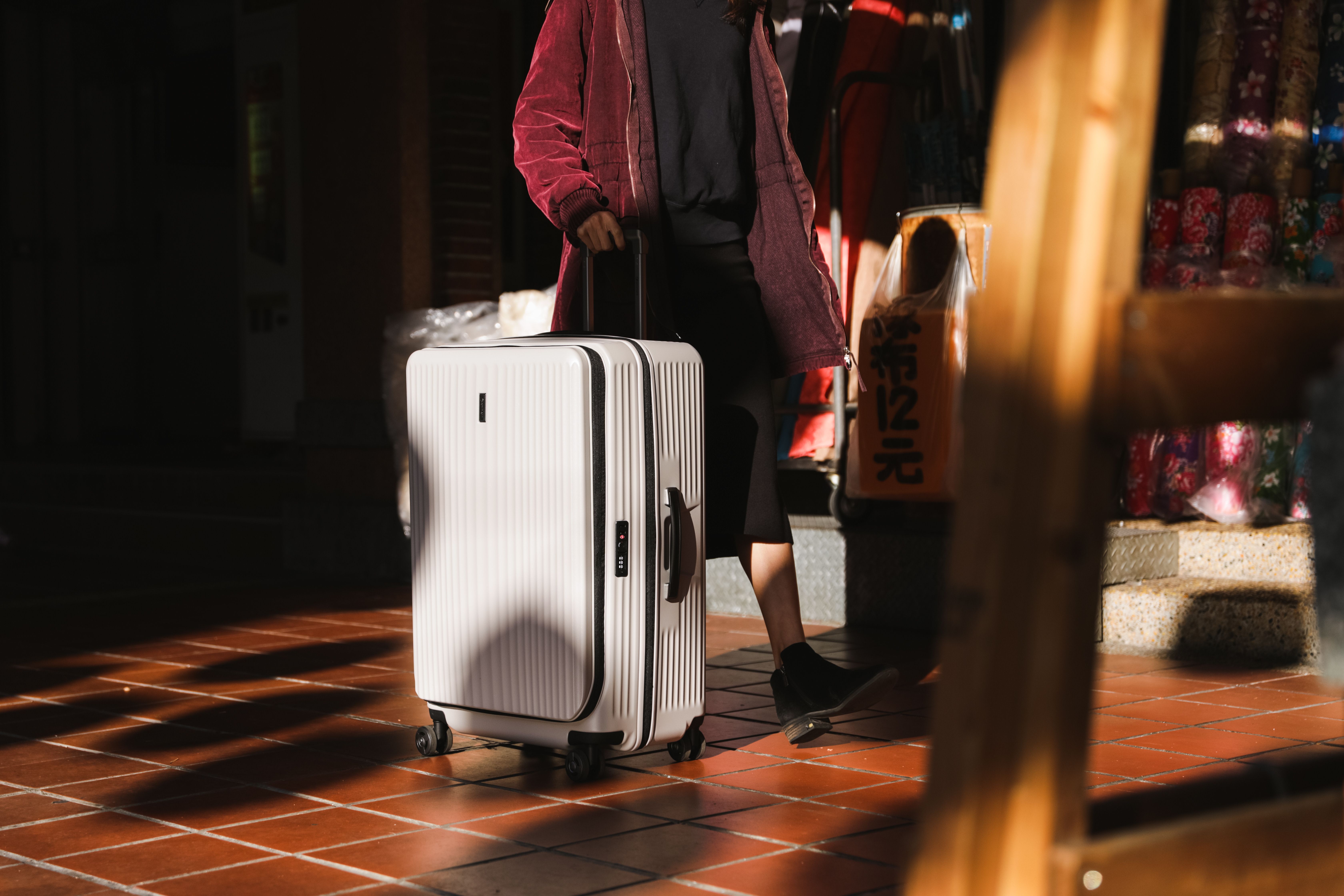 pexels-eminent-luggage-1233435654-22743999.jpg