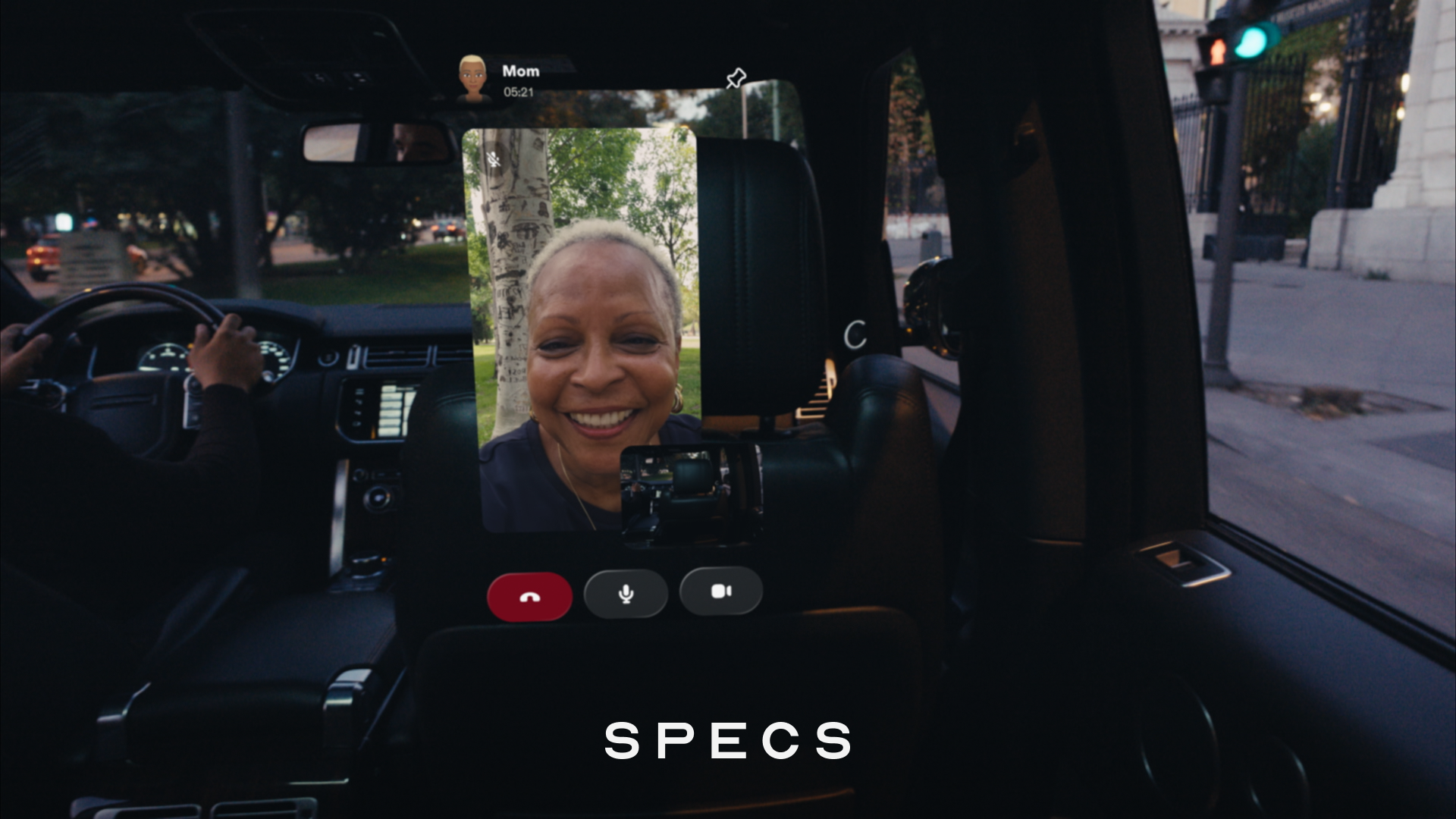05 SPECS视频通话.png