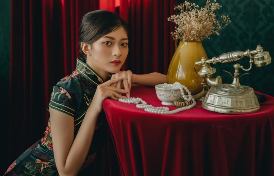 年收数百万！夫妻档用旗袍赚翻北美婚礼市场