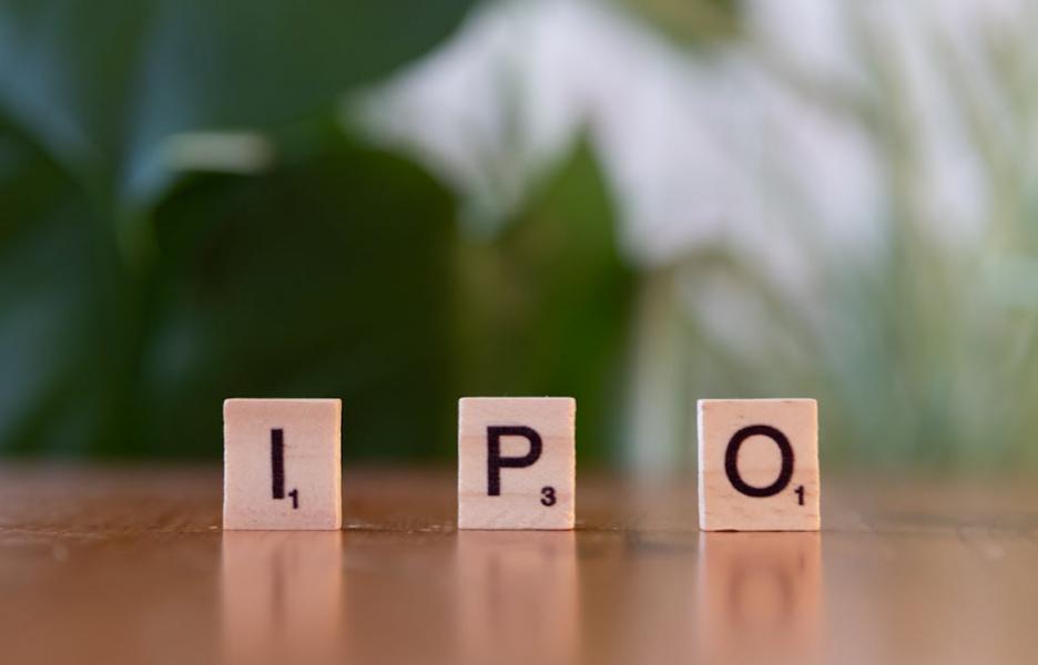 石头科技获赴港上市备案通知书：今年前三季度营收超120亿元