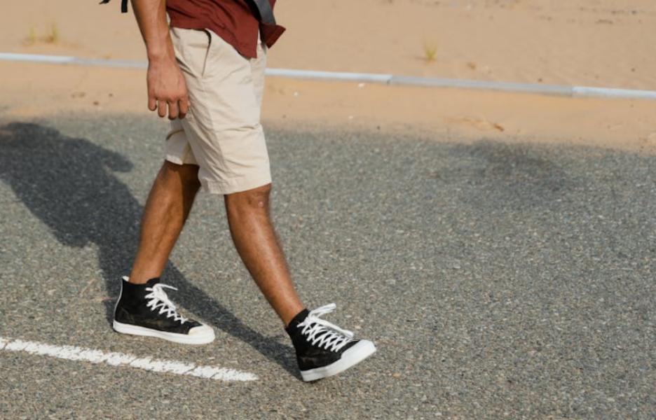 男装区跑出黑马！TikTok一条“万能5分裤”卖了近150万