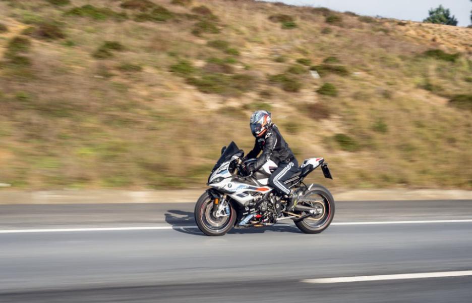 10天卖了3个亿，张雪机车要出海抢地盘了