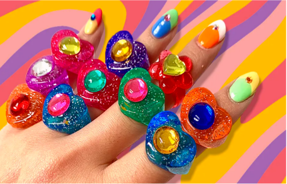 溢价170000％，她将“塑料”卖成爆款